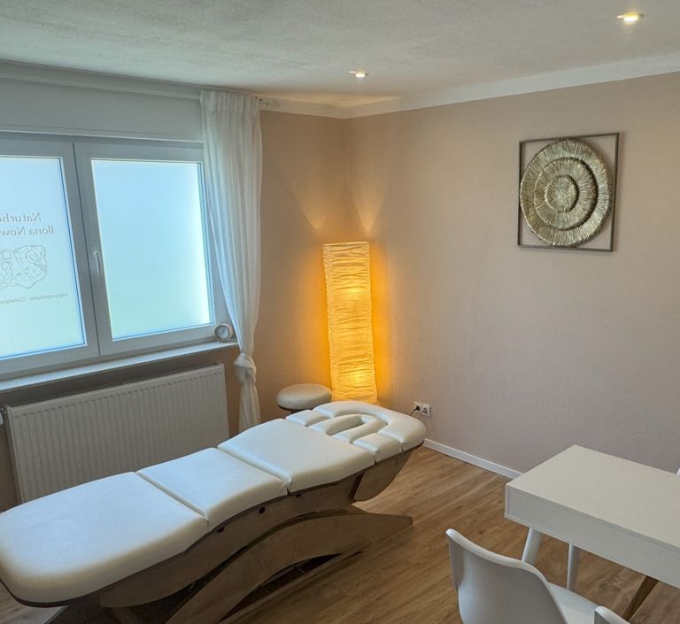 Behandlungsraum in Physiotherapiepraxis und Osteopathiepraxis in Hochheim am Main